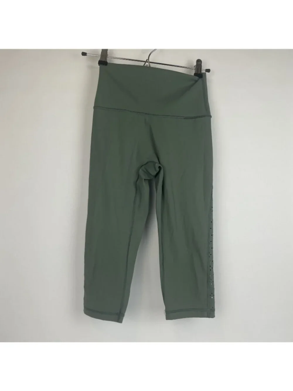 Aerie Women’s Green Gray Chill Play Move Capri Leggings Mid Rise Small - Picture 2 of 2